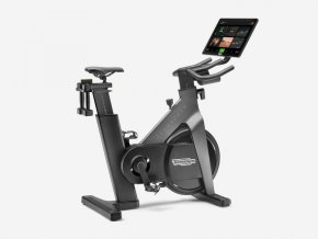 Интерактивный вертикальный велотренажер TECHNOGYM Bike, фото